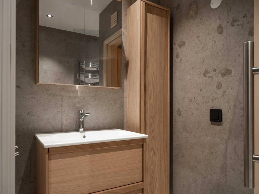 Chic Are Apt For 6 Ski-In-Ski-Out With Sauna Екстер'єр фото